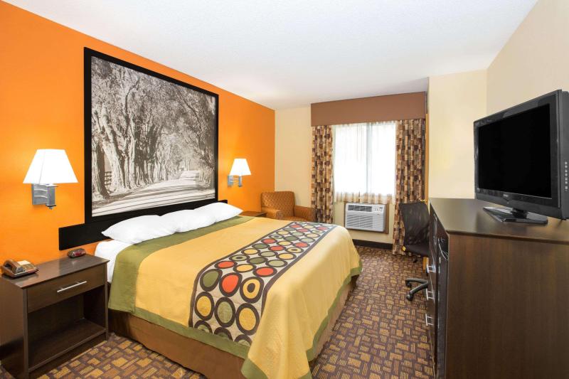 Motel 8 Des Moines Iowa