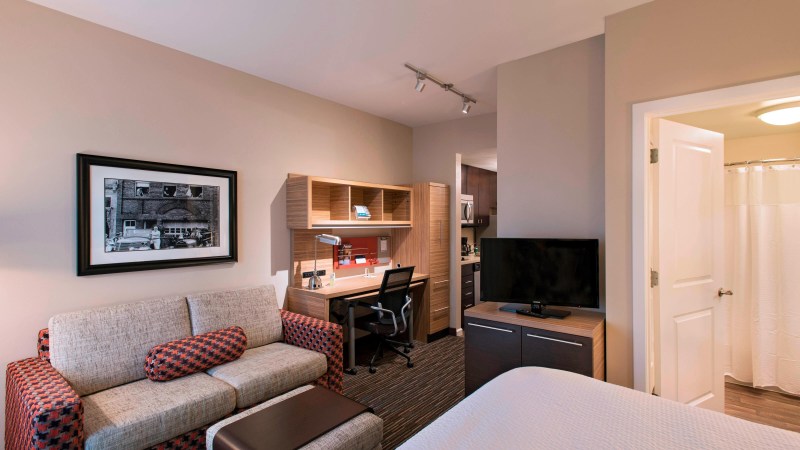 West Des Moines Hotel Suites